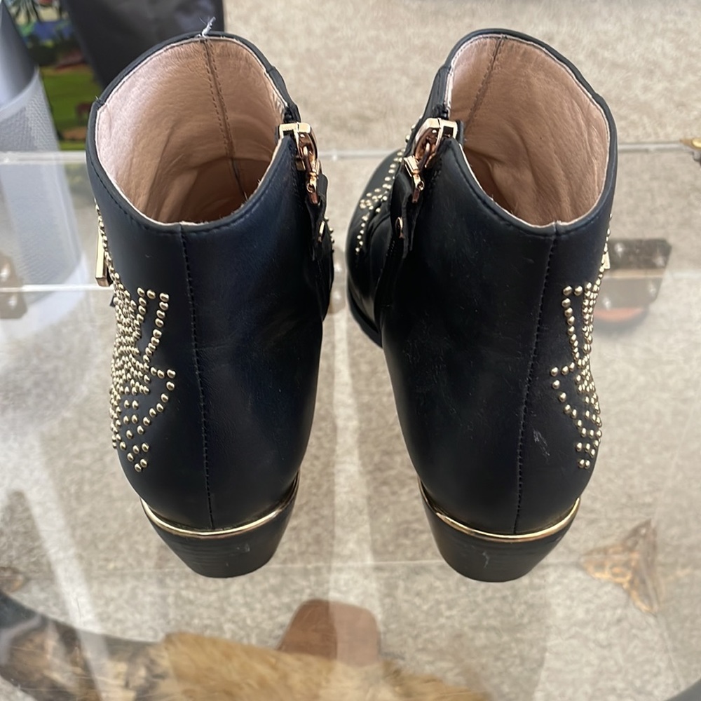 Inspired black boots w gold hardware - Picture 6 of 6